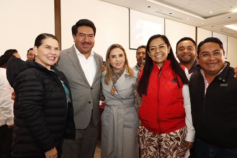 Fernando Morales reconoce labor de Gaby Bonilla al frente del SEDIF