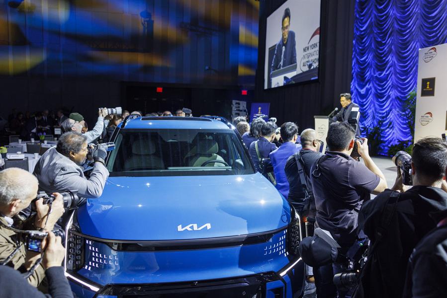 El Kia EV9 consigue en el Salón de Nueva York el Premio Mundial del Automóvil 2024