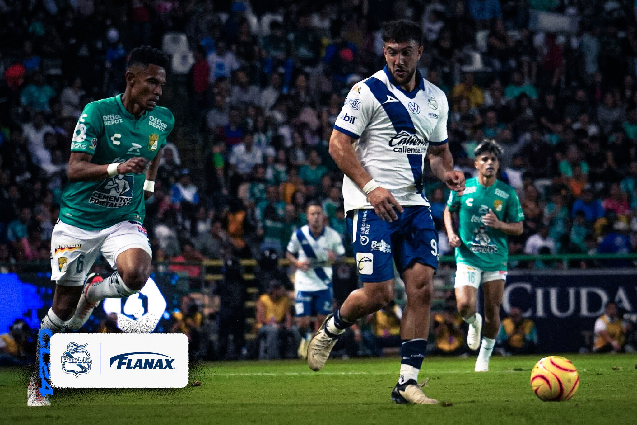 En el debut de Carevic como DT del Puebla, la franja perdió 2-1 con León