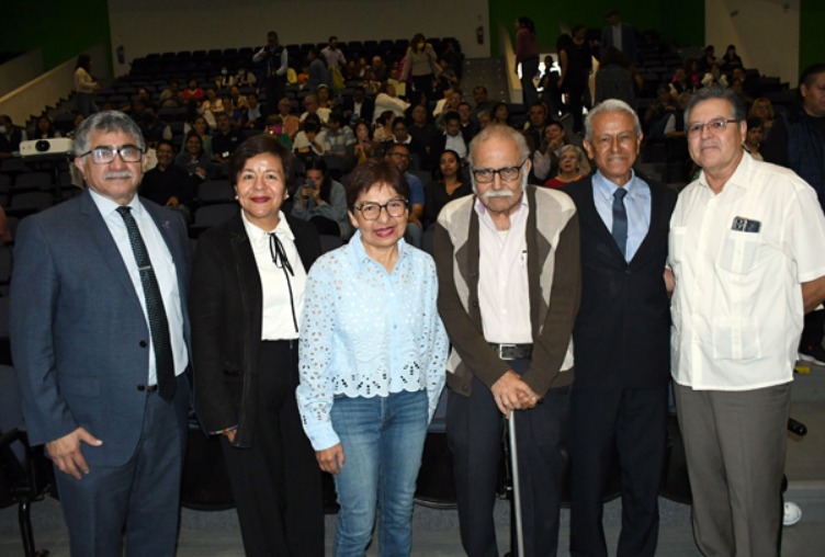 Inaugura Rectora María Lilia Cedillo Ramírez foro académico por los 50 años del ICUAP