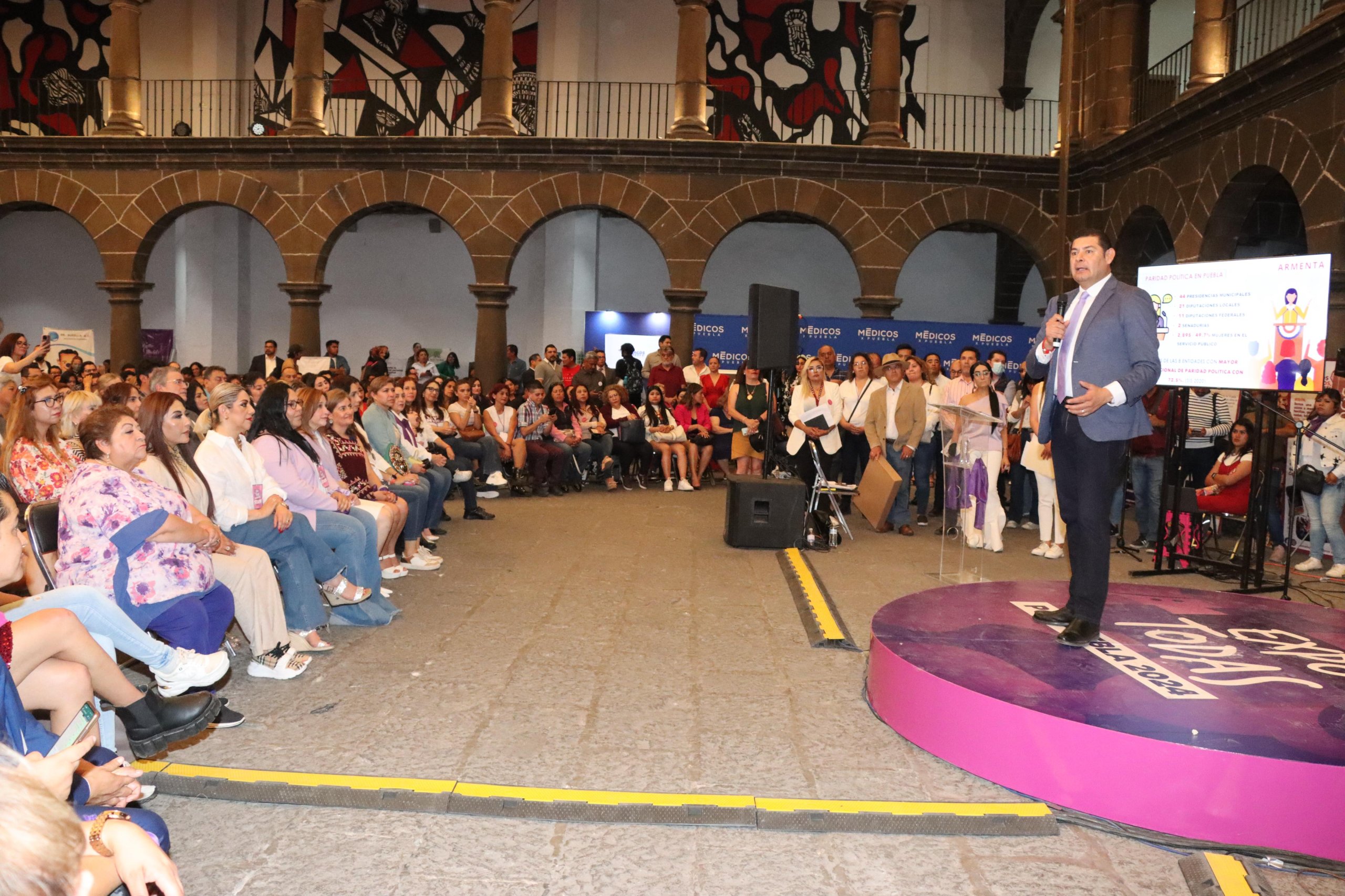 Mujeres, arquitectas del futuro de Puebla: Alejandro Armenta