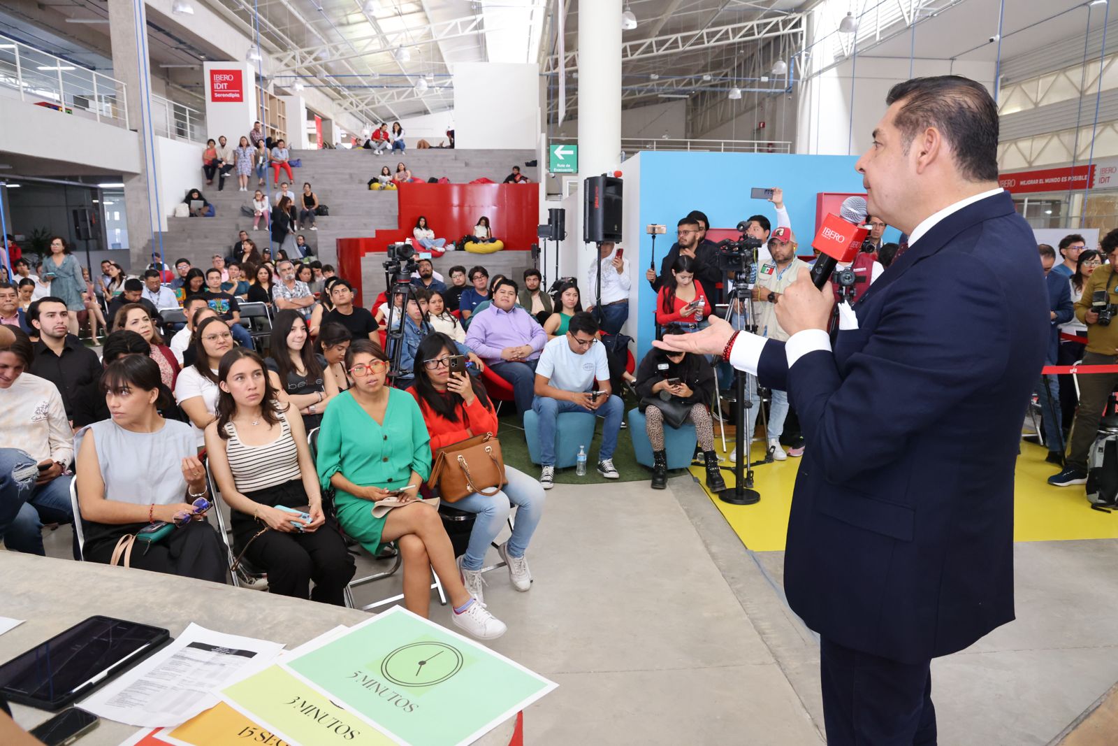 Ibero Puebla celebra “Diálogos Circulares por la Democracia” con candidatos