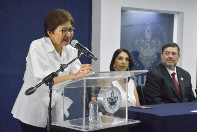Calidad y calidez en la atención, virtudes de la Facultad de Estomatología: Lilia Cedillo