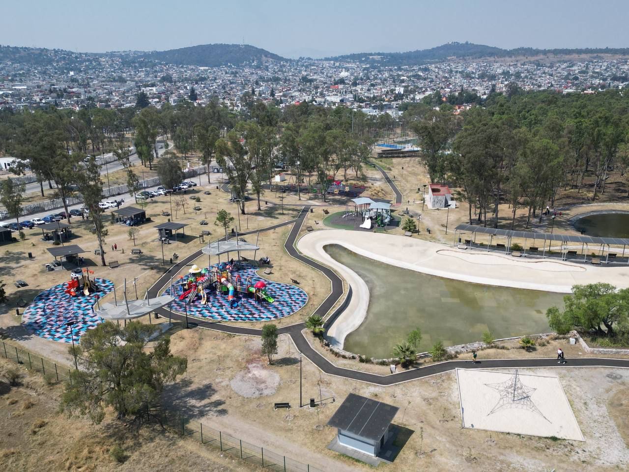 Gobierno municipal habilita áreas de juegos y trotapista del Parque del Cerro de Amalucan