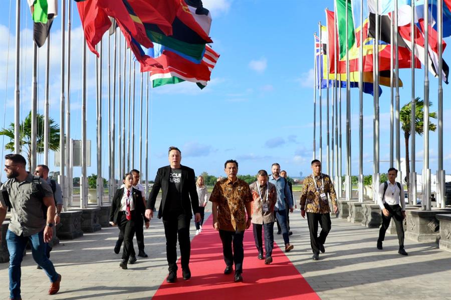 Elon Musk lanza en Bali su red Starlink para ampliar el acceso a internet en Indonesia
