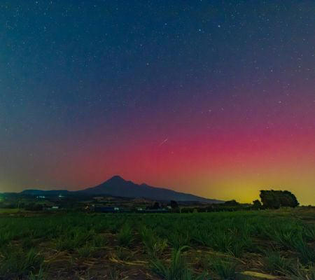 Tormenta solar genera auroras boreales en México (Fotos)