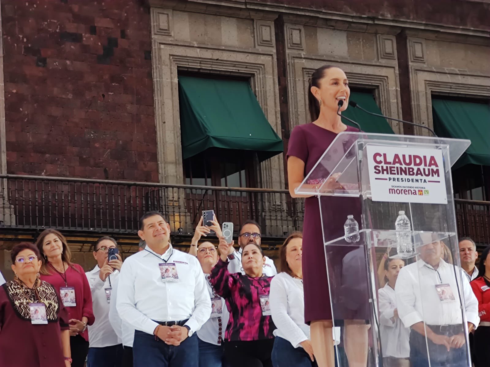 “No les voy a defraudar” promete Sheinbaum durante cierre de campaña ante miles de simpatizantes en Zócalo de la CDMX