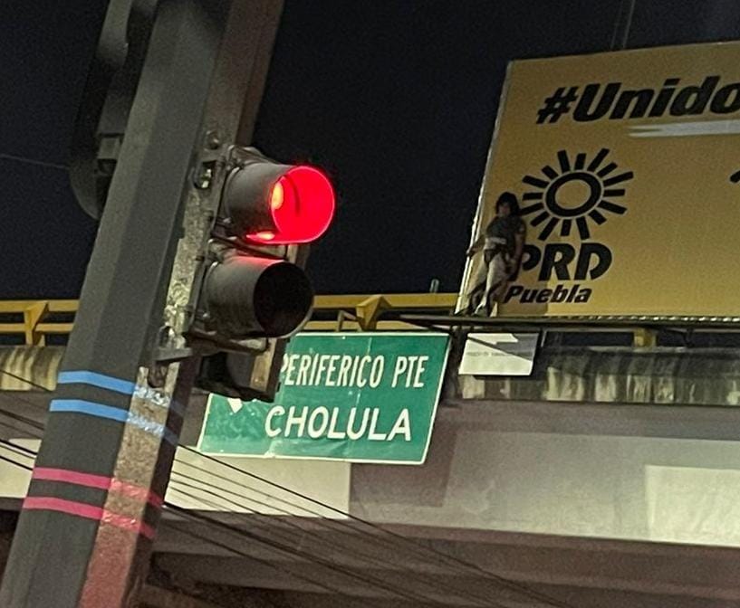 SSC evita que mujer se aventara desde el puente de la 11 Sur y Periférico en Puebla