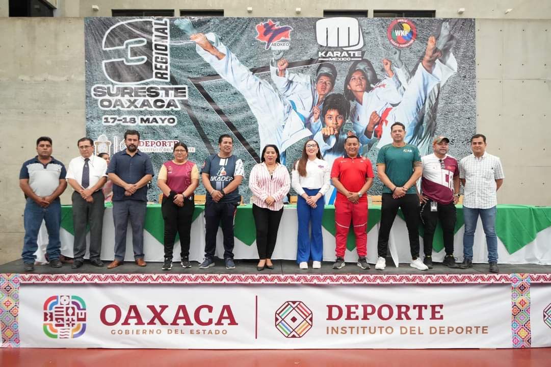 Karatecas poblanos regresan cargados de medallas de Oaxaca