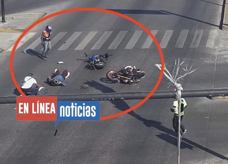 Chocan motociclistas y dos quedaron lesionados en el Bulevar 18 de Noviembre