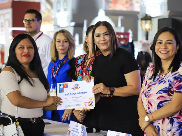 Pueblos Mágicos, municipios y touroperadores, reconocidos en Feria de Puebla 2024