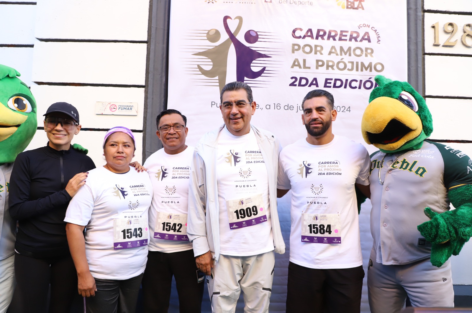 El gobernador Sergio Salomón dio banderazo a la carrera atlética “Por Amor al Prójimo”