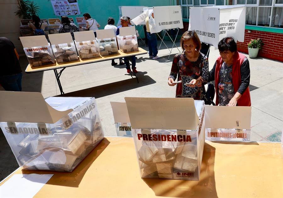 Cierran los centros de votación en la mayoría del territorio de México