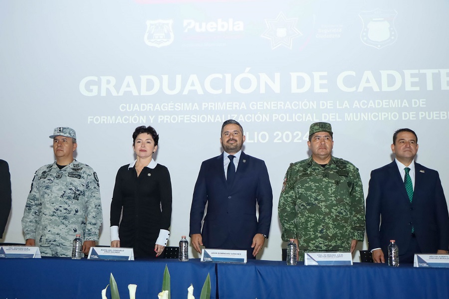 Puebla capital, primer municipio del país en graduar 662 policías en una administración: Adán Domínguez