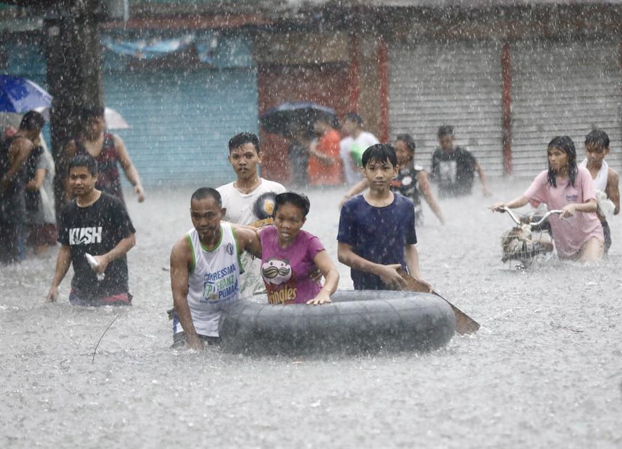 Al menos 12 muertos y centenares de miles de afectados por el tifón Gaemi en Filipinas