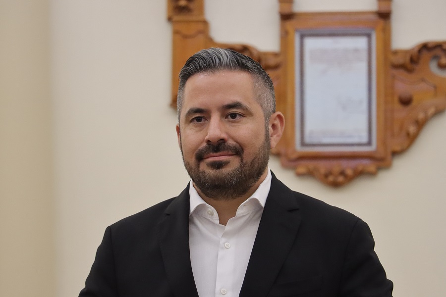 Adán Domínguez logra la aprobación del 50% de poblanos, de acuerdo a Mitofsky