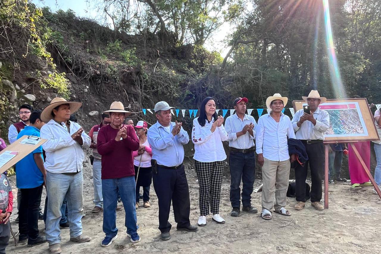 Gobierno de Ariadna Ayala contribuye a mejorar la movilidad en caminos rurales