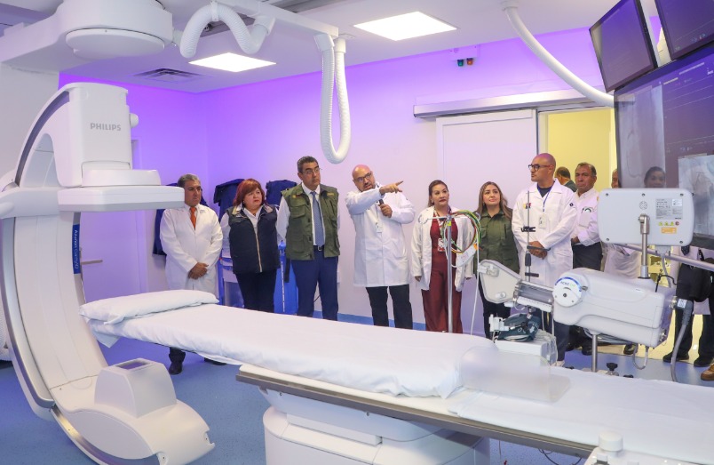 Salomón Céspedes inaugura Sala de Hemodinamia del Complejo Médico del Sur