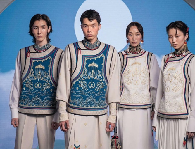 Uniforme de Mongolia causa sensación en la inauguración de París 2024