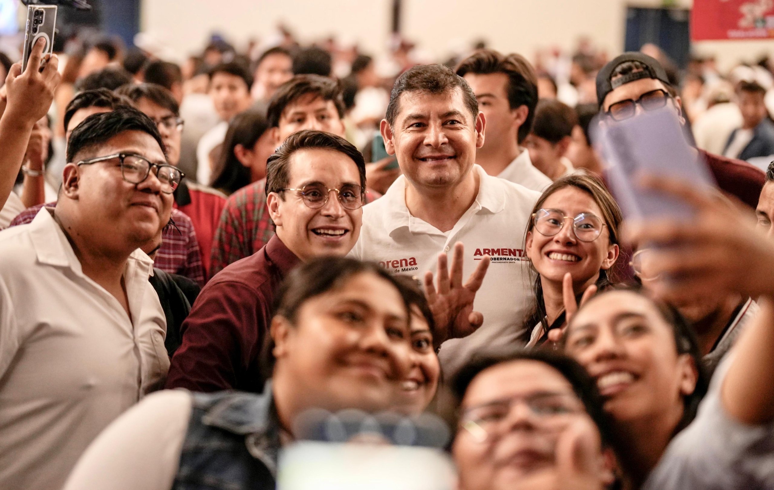 Alejandro Armenta garantiza educación de calidad a jóvenes universitarios