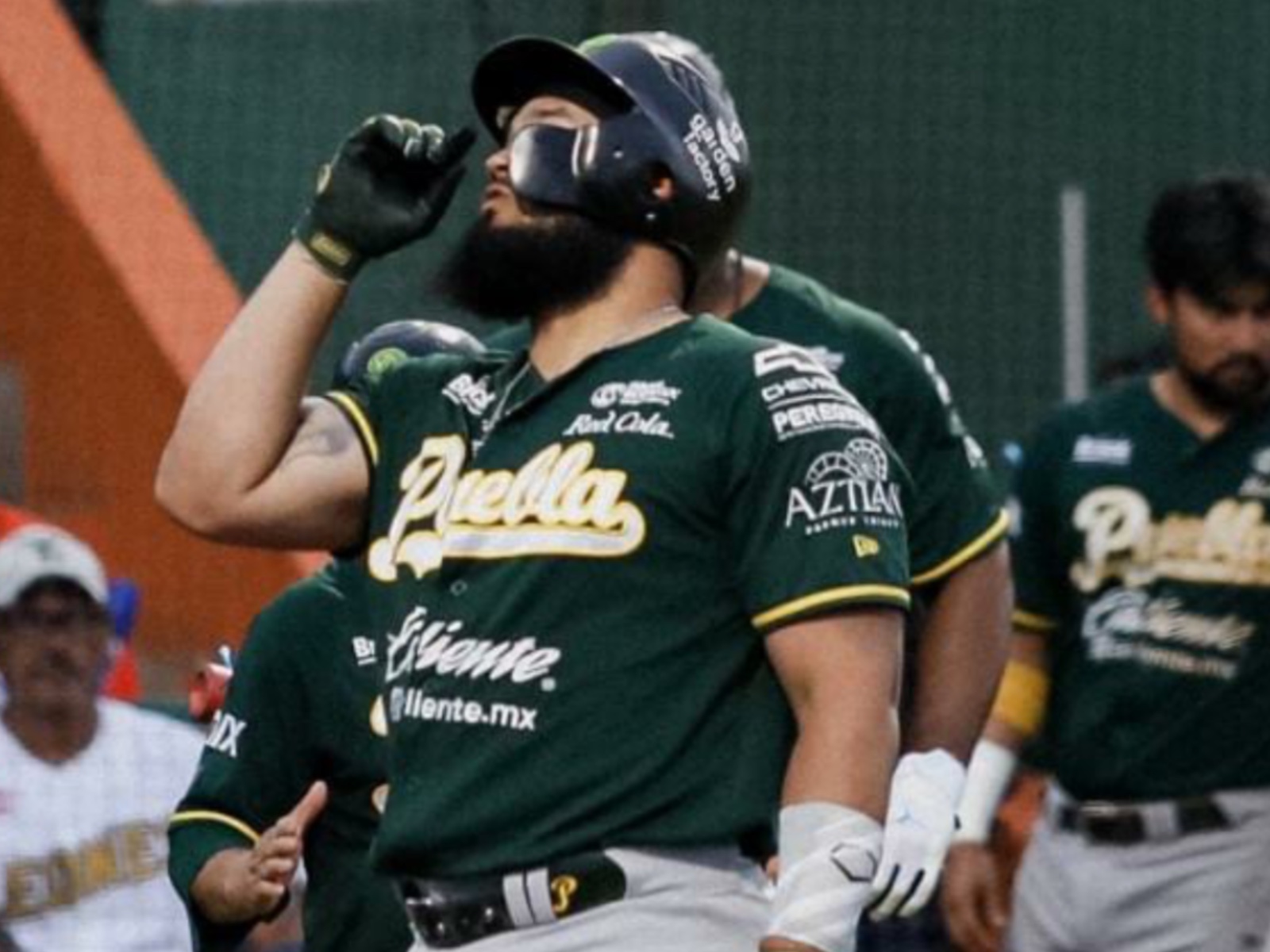 Pericos le pega a Leones en Mérida al abrir la serie