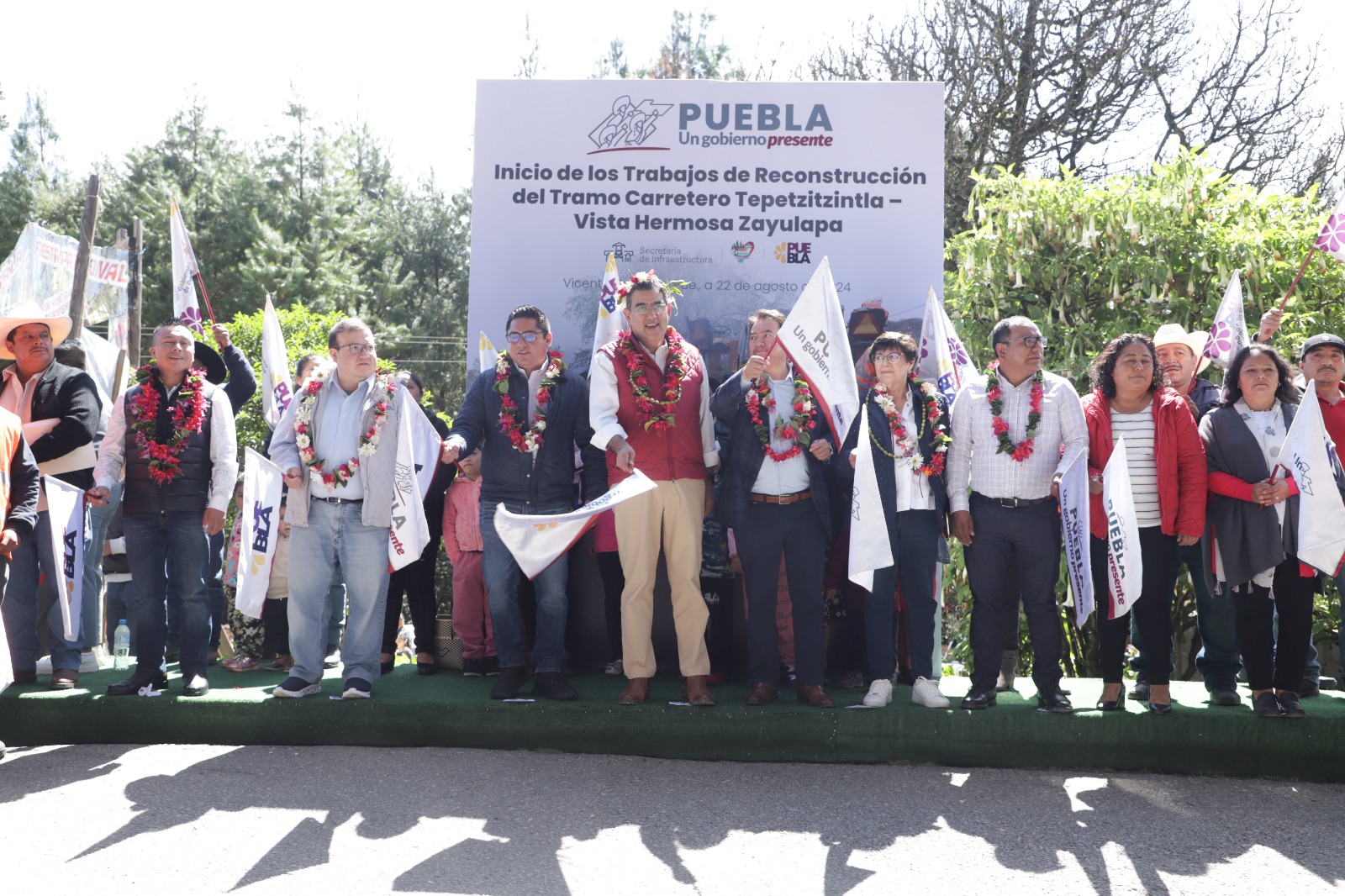 Preside el gobernador Sergio Salomón inicio de reconstrucción de carretera Azumbilla-Tlacotepec de Porfirio Díaz