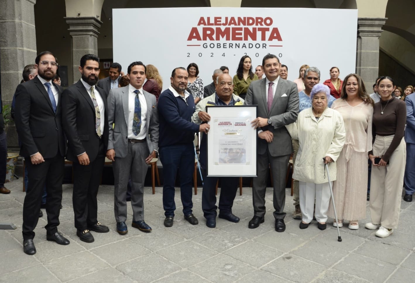 La trayectoria en el servicio público debe sustentarse en la cercanía con el pueblo: Armenta