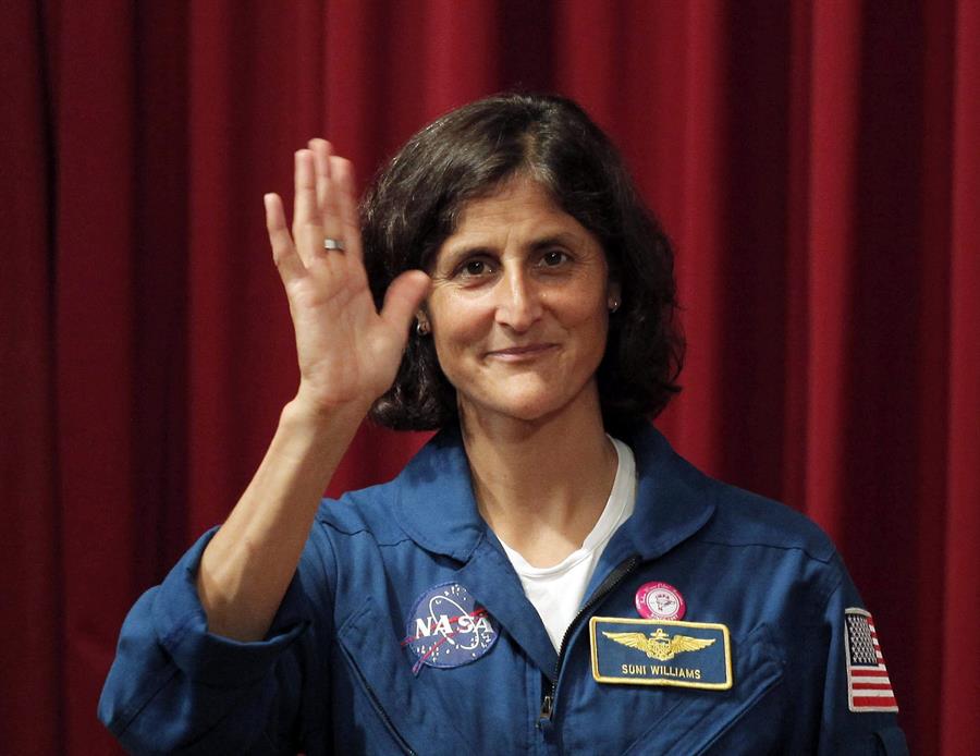 Sunita Williams felicita el año nuevo hindú desde la EEI