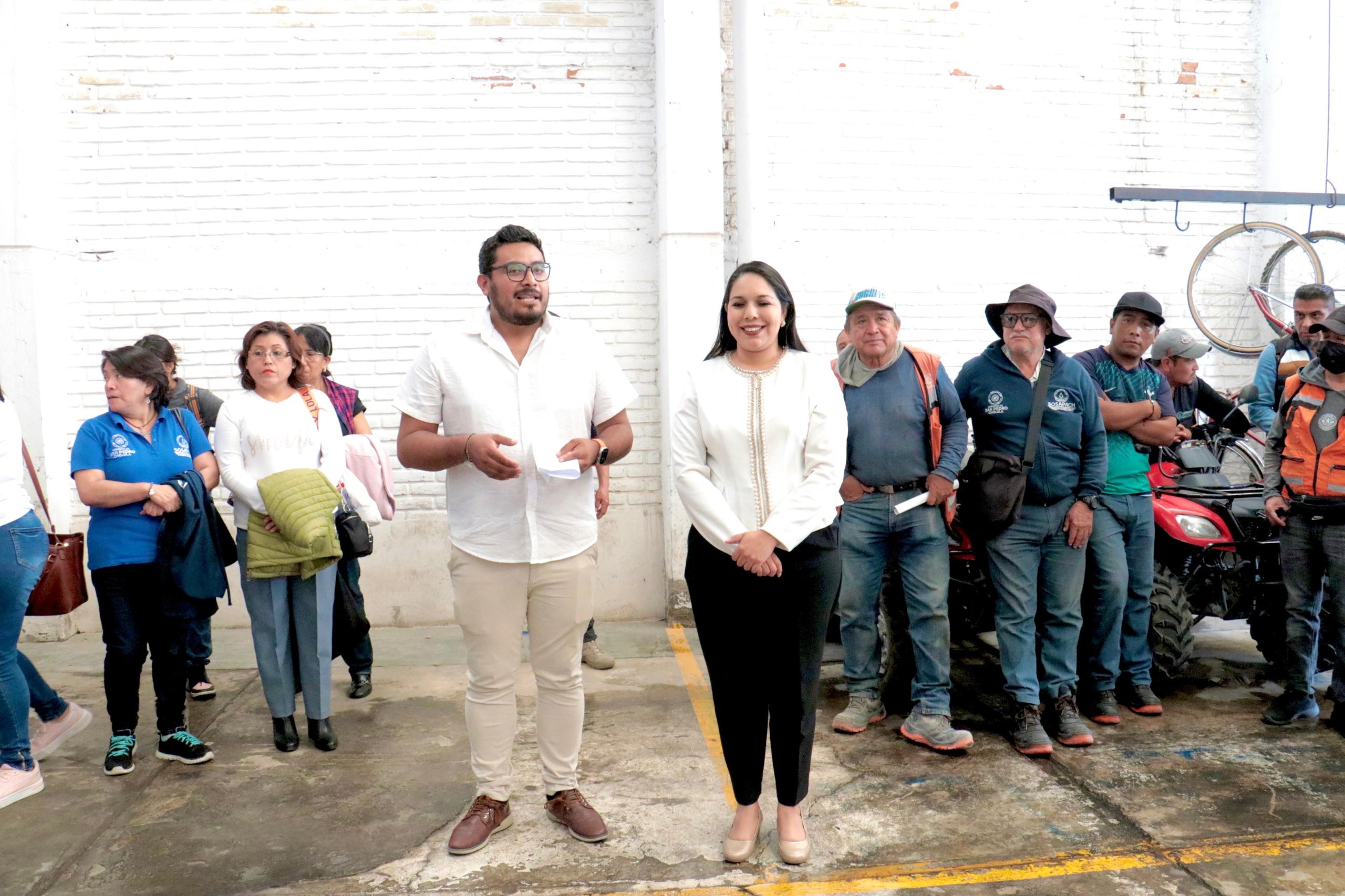 Tonantzin Fernández se reúne con personal del SOSAPACH