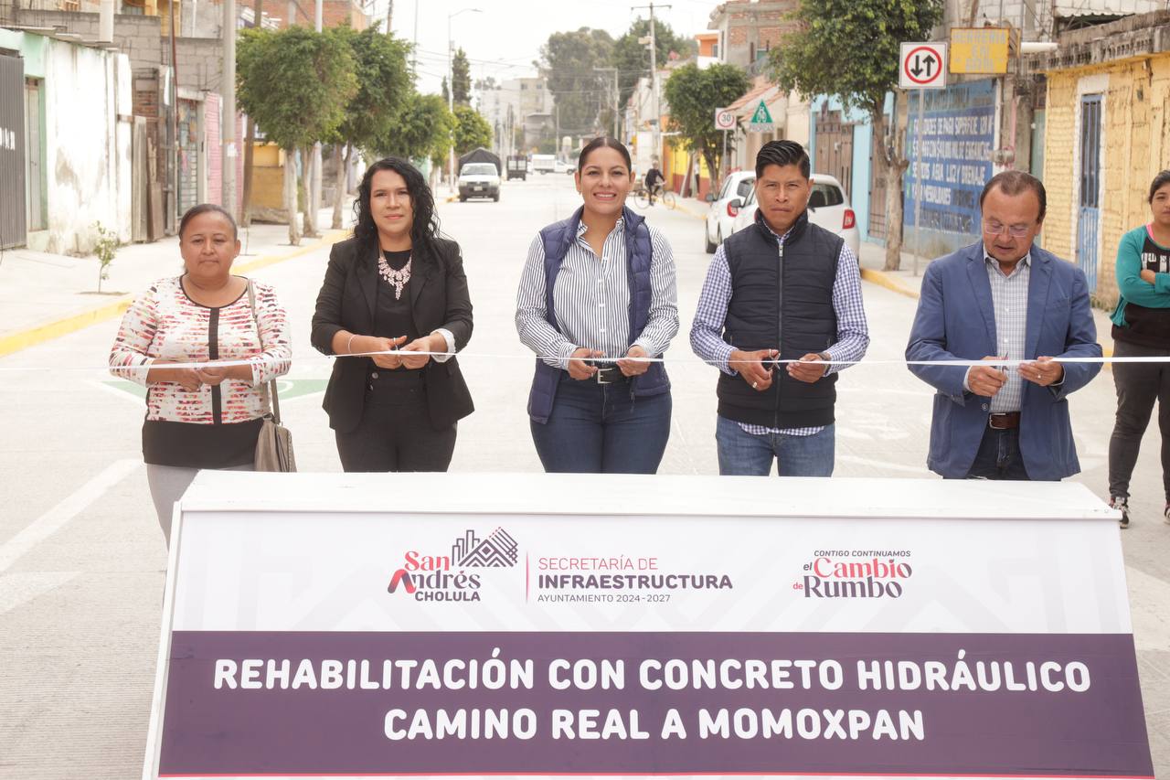 Inaugura Lupita Cuautle calle rehabilitada en Lázaro Cárdenas