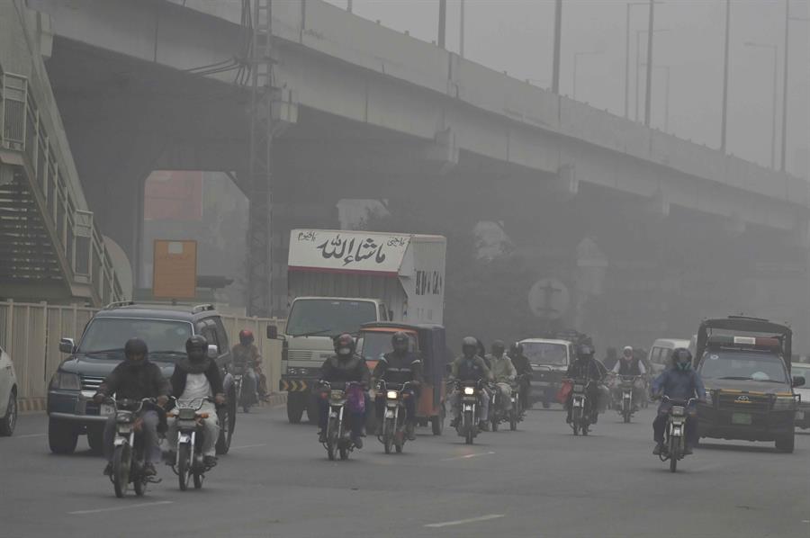 Lahore instala una ‘torre limpiadora’ para mitigar contaminación