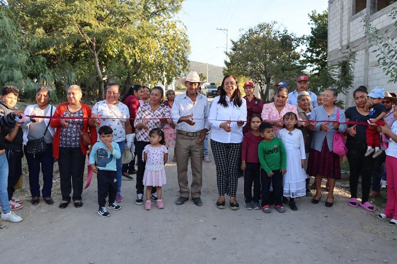 Ariadna Ayala lleva obras con sentido social a comunidades