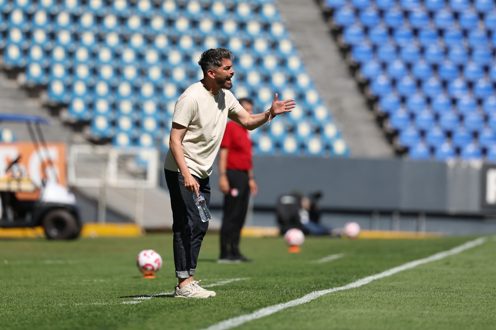 Carlos Adrián Morales dice estar “muy avergonzado” por los resultados del Puebla Femenil