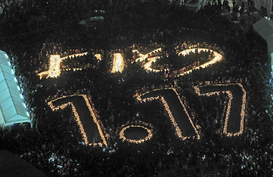 Japón conmemora el 30 aniversario del devastador terremoto de Kobe, que dejó 6.400 muertos