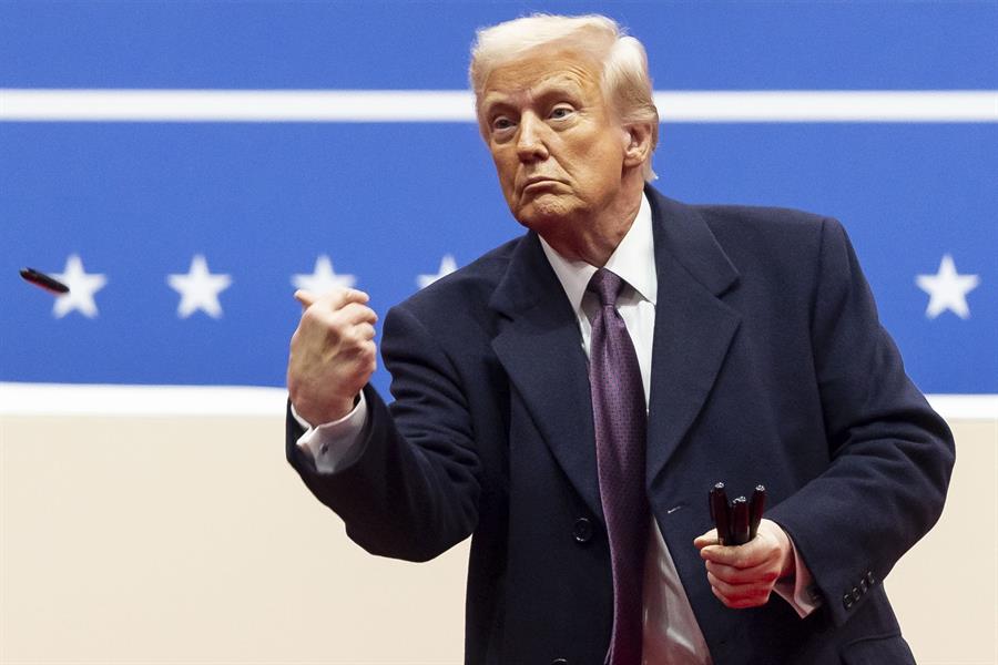 Donald Trump indulta a encausados por asalto al Capitolio