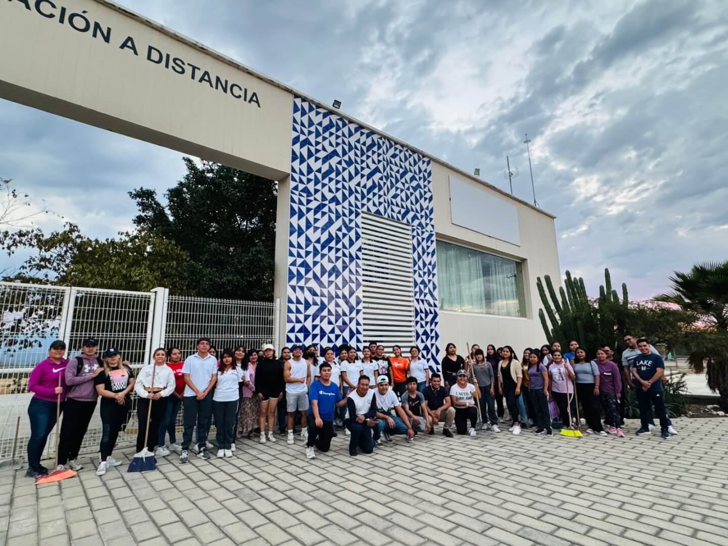 Con faena y tequio, Instituto de Educación Digital fomenta valores