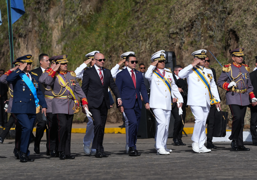 Noboa Asegura Que No Se Rendirá Ante Las Mafias Y Promete Un "ecuador De Paz Y Progreso"