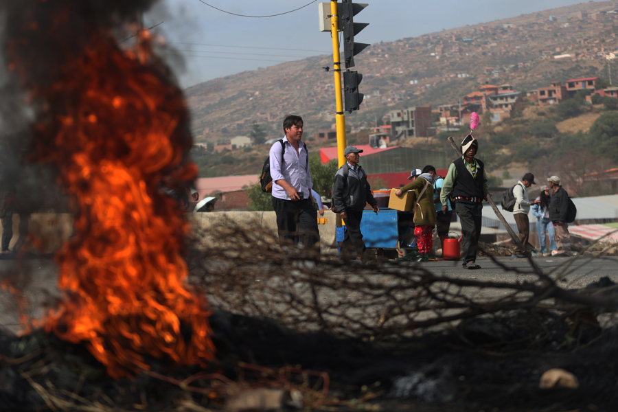 Bloqueos De Afines A Morales Derivan En Enfrentamientos Y Pérdidas Millonarias En Bolivia