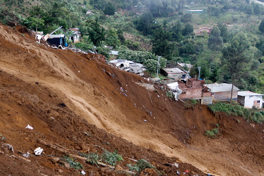 Riada En Colombia Deja Ya 18 Muertos Y Siguen Las Labores Para Hallar A Ocho Desaparecidos