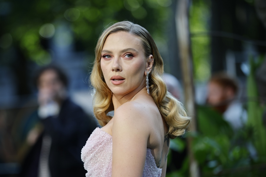 Scarlett Johansson, Líder Dentro Y Fuera De La Pantalla En 'jurassic World: El Renacer'