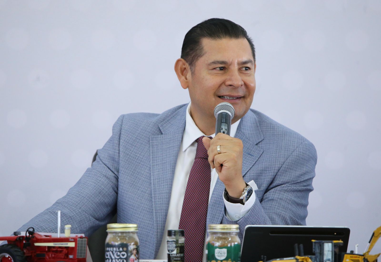 Anuncia Armenta más módulos de maquinaria y equipos de videovigilancia