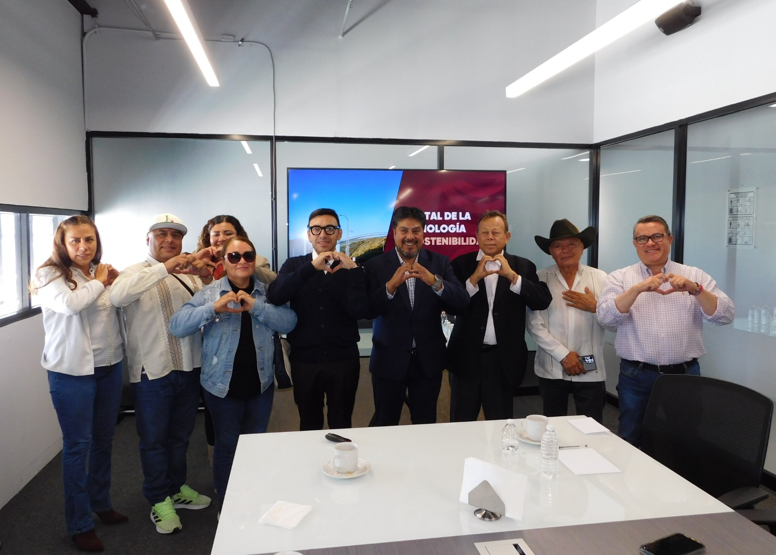 Líderes migrantes realizan recorrido en la Capital de la Tecnología y Sostenibilidad