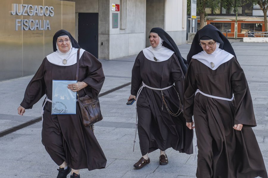 Las Exmonjas De Belorado (burgos) Denuncian El Envenenamiento De Sus Perros