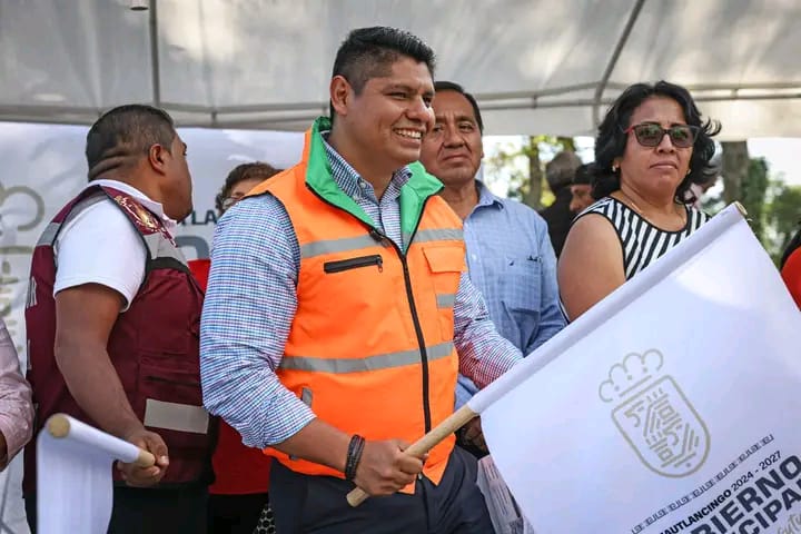 Inicia Omar Muñoz obra de pavimentación en Sanctorum