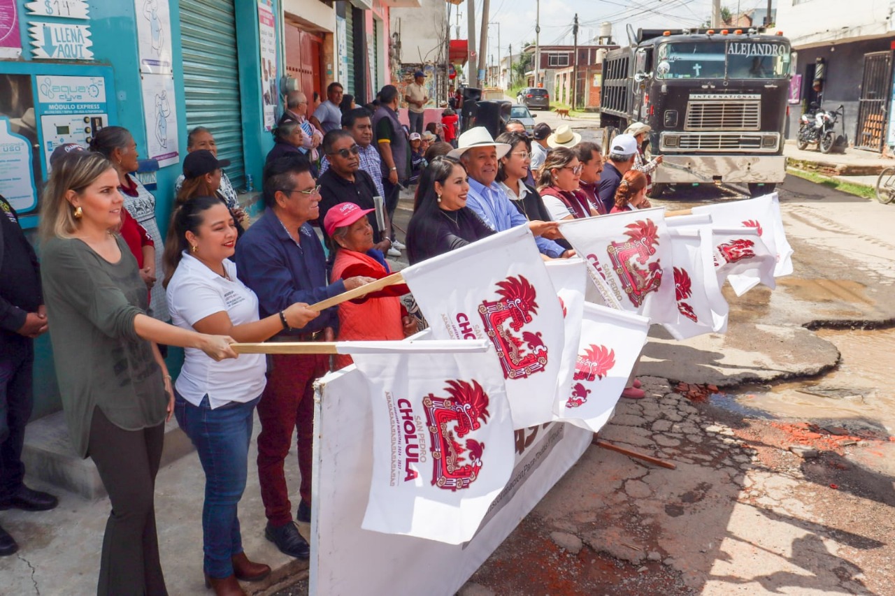 Arranca Tonantzin Fernández la rehabilitación de la calle Revolución en Santa Bárbara Almoloya