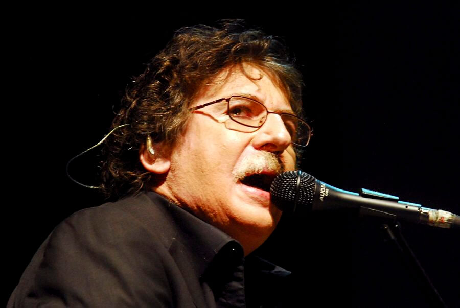 Charly García anuncia colaboración con Sting