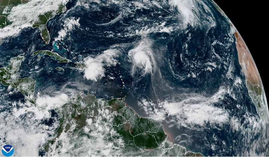 La Tormenta Humberto Se Fortalece En El Atlántico Mientras El Huracán Gabrielle Decrece