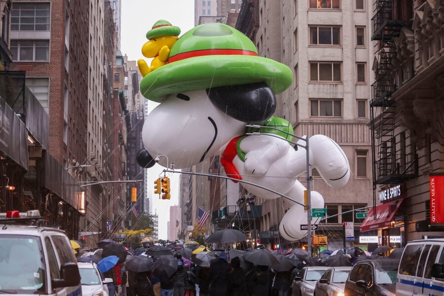 El irreverente humor de Snoopy y Charlie Brown cumple 75 años