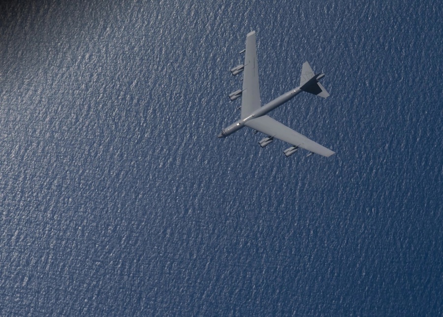 Bombarderos de EU hacen demostraciones de ataques en Caribe