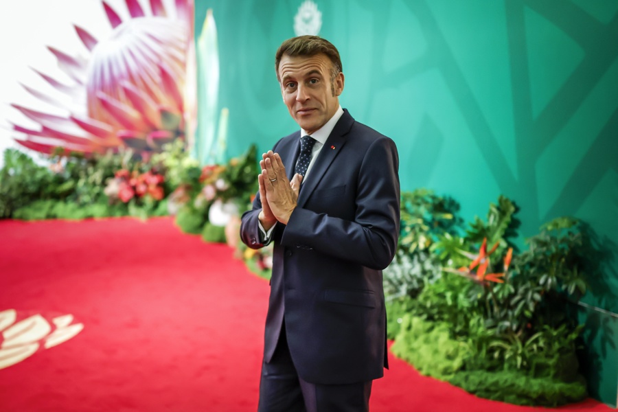 Macron promete apoyo francés al “nuevo Gabón”